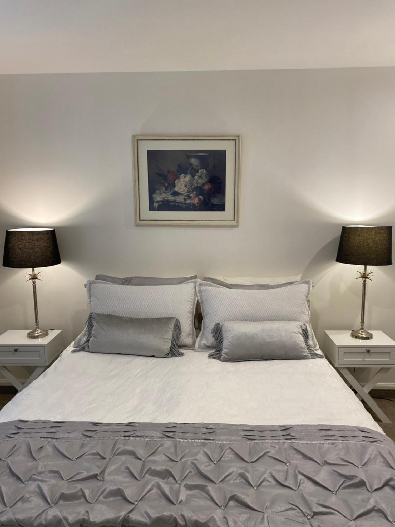 Maison Blue - Chic Garden Apartment Нейпиър Екстериор снимка